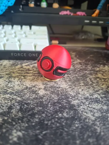 Chaveiro pokebola (Cherish ball) de CLICK de teclado antiestresse