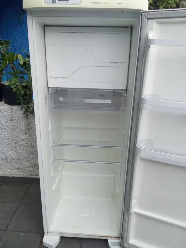Geladeira usada em bom estado