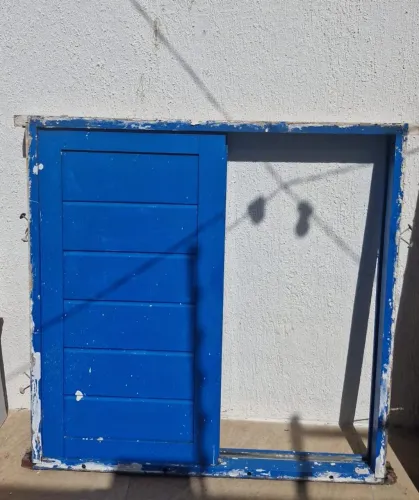 Vendo ótima Janela de madeira