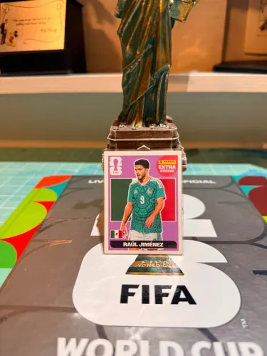 Figurinha legend Raul Jimenez bordo (Extra Sticker)