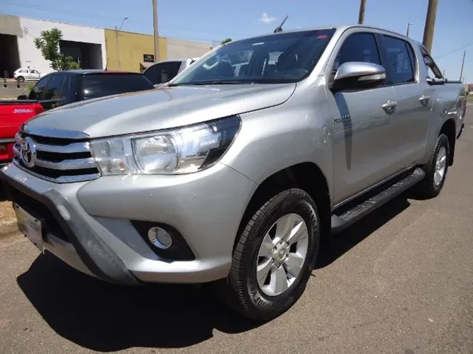 Toyota Hilux CD SRV 4X4 2.8 TDI Diesel Aut. 2017