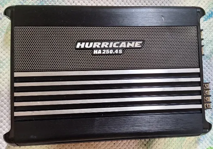 Módulo Amplificador Hurricane HA 250.4S - 1000W RMS - 4 Canais