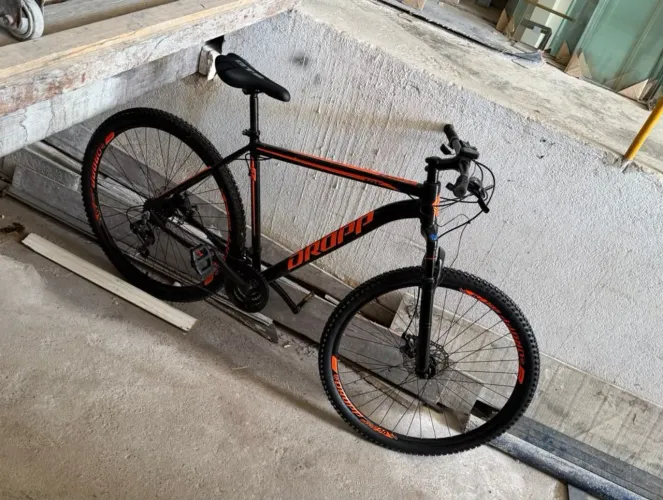 Vendo bicicleta aro 29 , otimo estado de conservação só pegar e andar! 