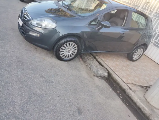 Fiat Punto Attractive 1.4 Fire Flex 8V 5P 2013