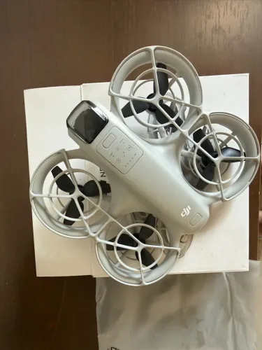 DJI NEO