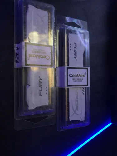 Vendo 2 memórias ram de ddr3 4 gigas cada
