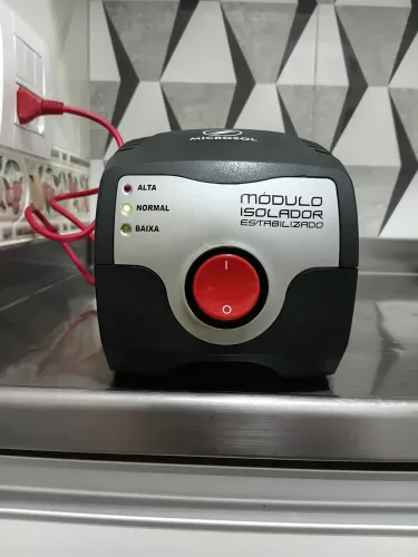 Estabilizador bivolt em bom estado