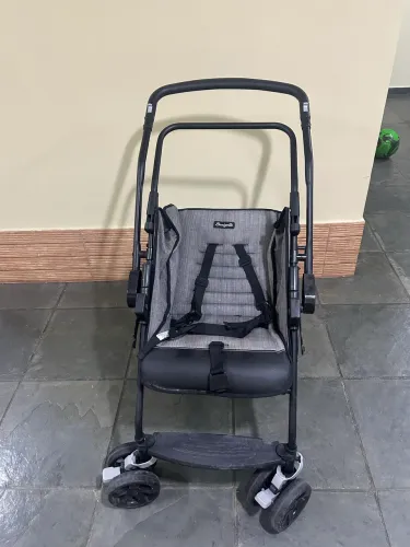 Carrinho de bebê burigoto