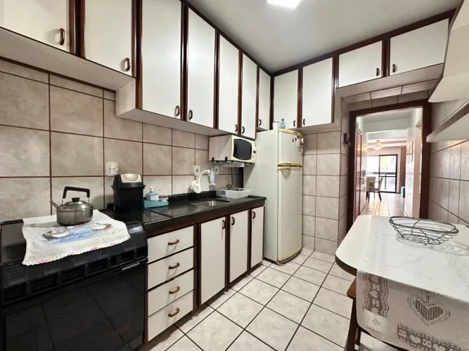 Oportunidade em itapema apartamento na meia praia a passos do mar 