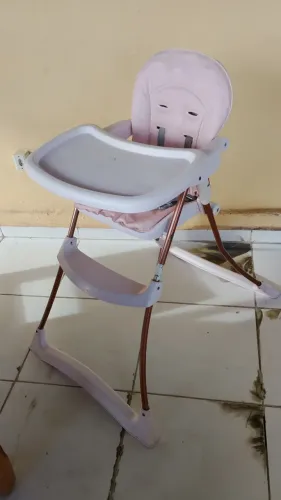 Cadeirão Burigotto 160,00.
