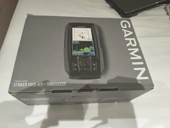 Sonar Garmin Striker Vivid 4cv + Transdutor - Novo, nunca usado!