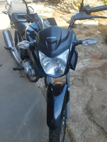 Moto zera único dono.