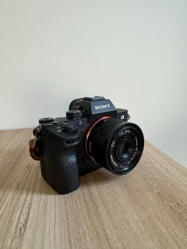 Câmera Sony A7III + Lente Sony Zeiss 35mm 2.8