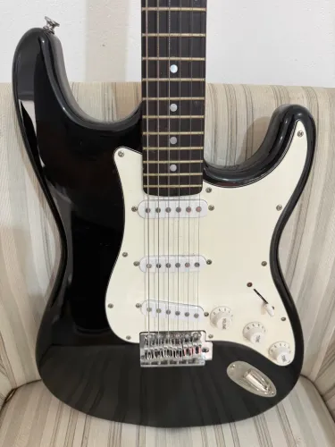 Guitarra Eagle Stratocaster + Violão Tagima Dallas - Impecáveis e prontos pra tocar