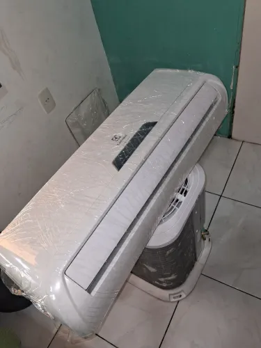 Vendo split 12.000 btus eletrolux