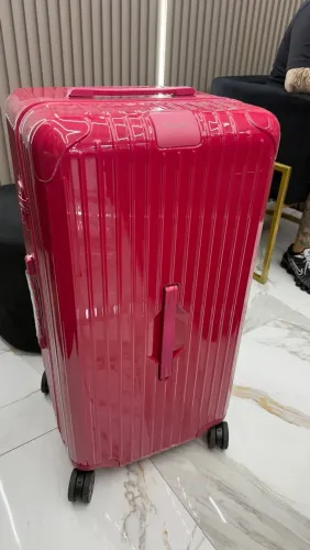 Mala grande Rimowa truck magenta nova em policarbonato