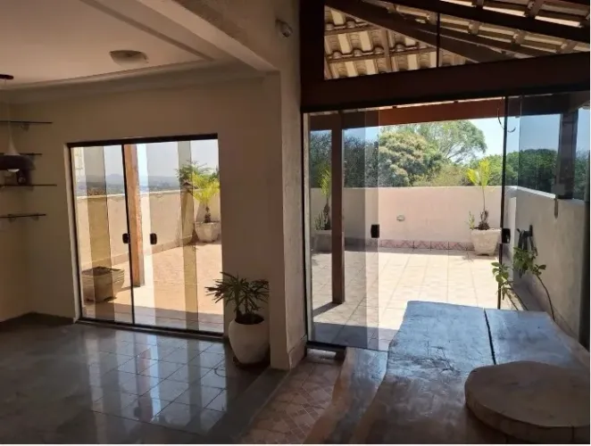 Cobertura 220m² Quartos 4, Banheiros 4, Vaga 3