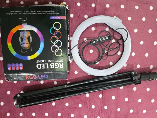 Ring Light com Tripé - Usado não funciona luz