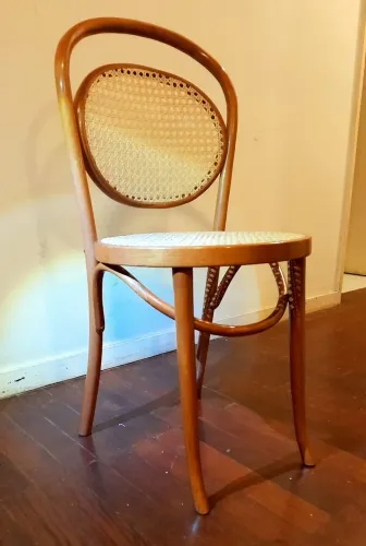 Cadeira de madeira e palha modelo Michael thonet,, thonart