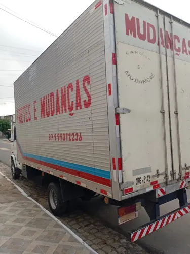 Vende-se Mercedinha 710 - ano/modelo 2011