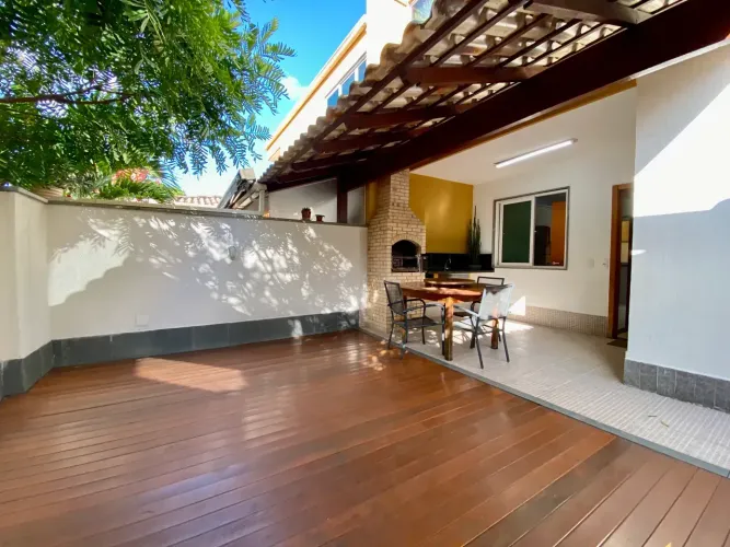 Imóvel para venda com 227 metros quadrados com 4 quartos