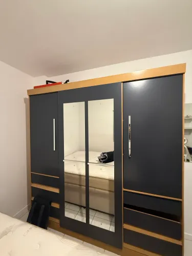 Sofá Retratil 2 lugares + guarda-roupas