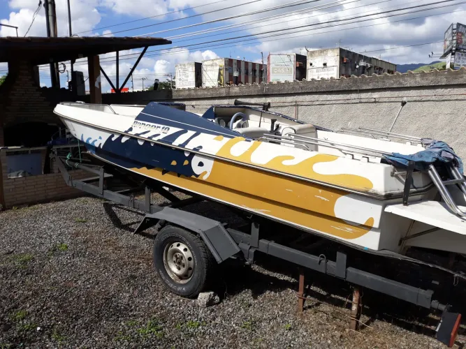 Lancha barco fibra com motor 75hp mercury e carretinha