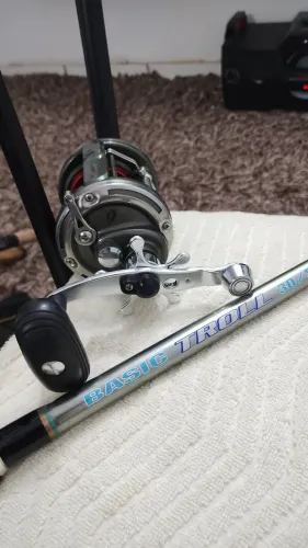 Carretilha Black Max 30II e vara Mitchell