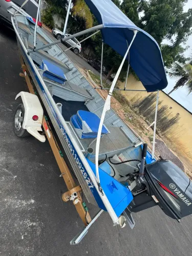 Barco alumínio 6 metros Yamaha 25hp