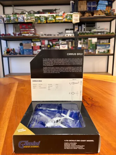 Miniatura cirrus SR22 1/72