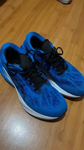 Tênis Asics Novablast NOVO - usado 3 vezes