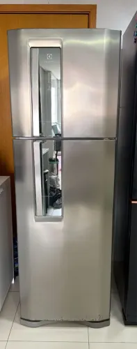 GELADEIRA À VENDA