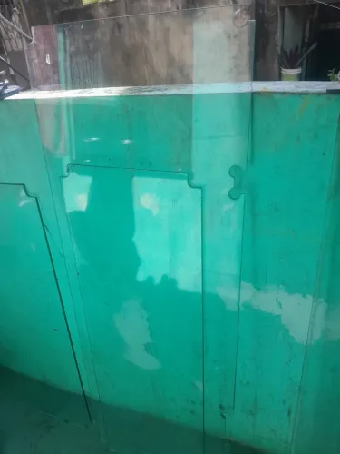Vendo 4 vidros todos bom serve para acento de mesa e outros