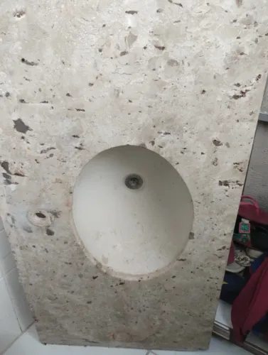 Bancada em mármore bege Bahia
