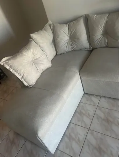 SOFÁ DE CANTO ALMOFADAS