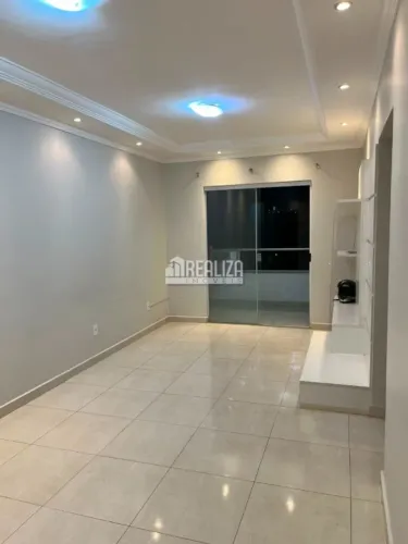 Apartamento com 2 Quarto(s) e 2 banheiro(s) para Alugar, 80 m² por R$ 1820 / Mês