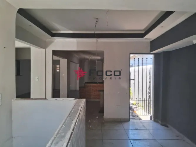CASA COMERCIAL em excelente localização na Adhemar de Barros, ideal para restaurante, bar,