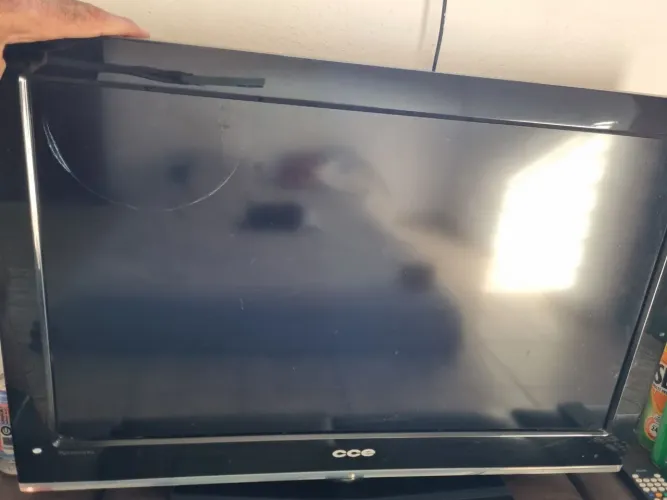 TV CCE RETIRADA DE PEÇAS.