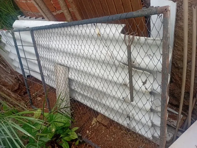 Portão 213cm altura 120cm largura 70 reais 