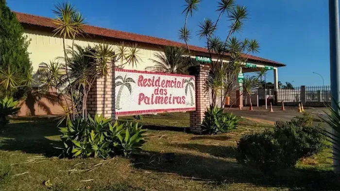 Vendo casa em condominio fechado- Condominio das Palmeiras