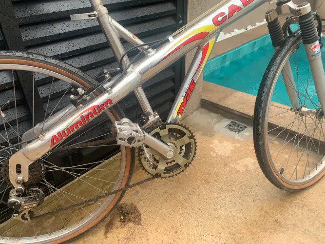 Bicicleta Caloi Aro 26 21 Marchas T-Type Mountain Bike