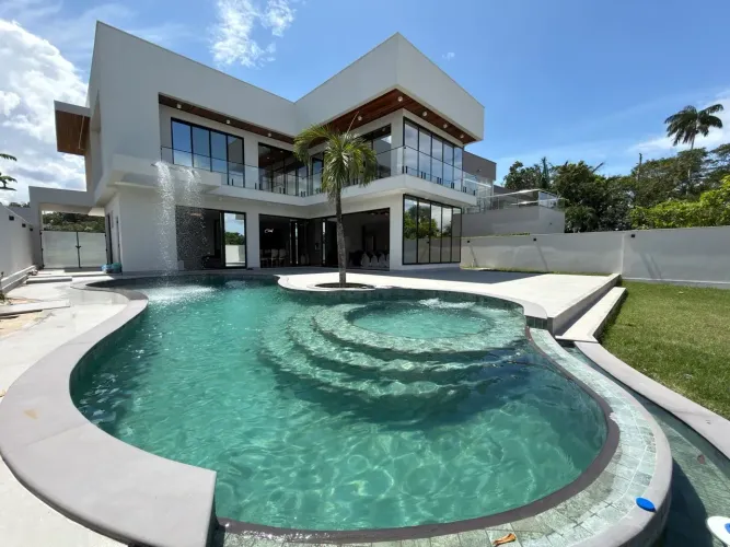 PORTEIRA FECHADA. Linda Casa no Condomínio Marina Rio Bello