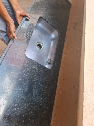 Gabinete e pia de 2 metros usado p doação. 