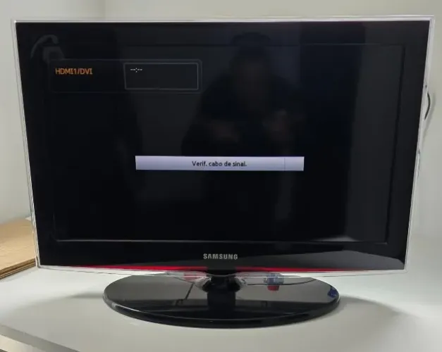 Televisão de 26 polegadas com tela LCD e resolução HD