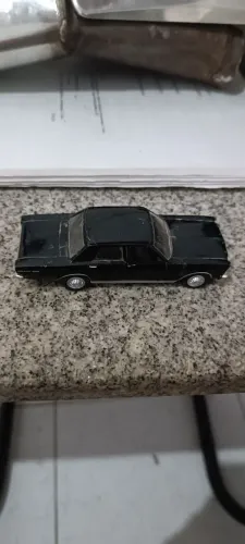 Miniatura Ford galaxie carrinho abre porta