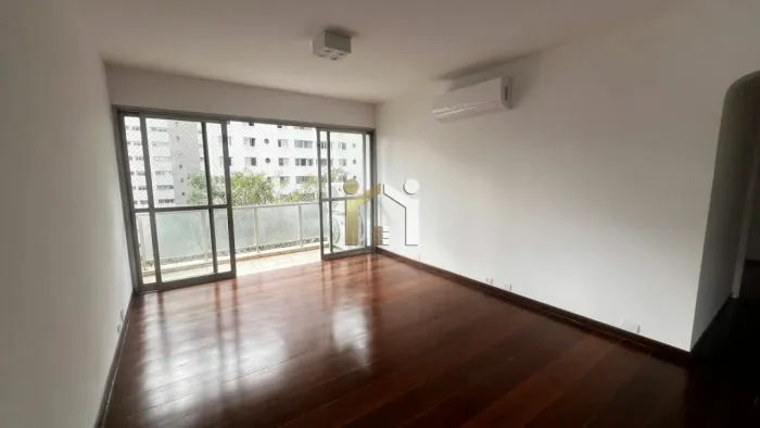 Apartamento em moema com 150m², 3 dormitórios sendo 1 suíte e 3 vagas.