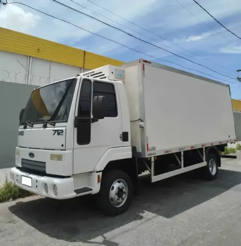 Ford Cargo 712 2012 Bau Refrigerado.