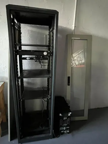 Vendo Gabinete para Servidor