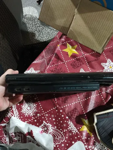 PlayStation 3 (PS3) Super Slim Sony - No Estado / Para Peças ou Conserto