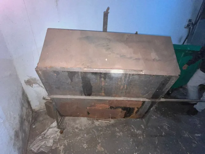 Churrasqueira para costela no bafo ou porco a pururuca